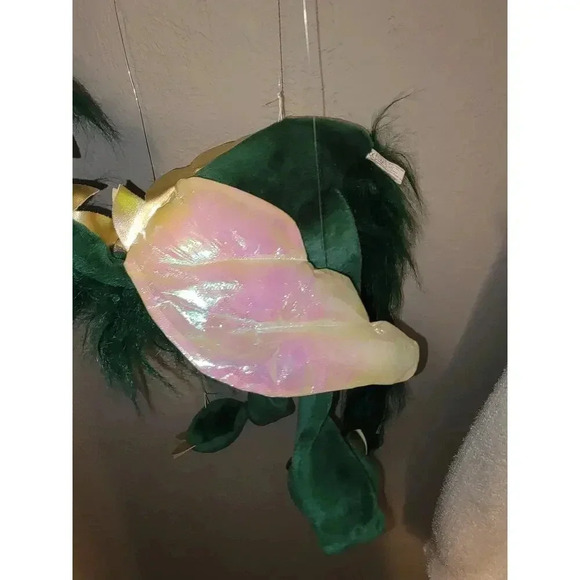 Sunny Toys WB934B 38 In. Large Marionette Dragon Wings - Green 38" - Picture 5 of 9